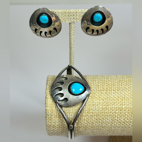 Native Large Turquoise Bear Paw Shadow Box Sterling Silver 925 Cuff Earrings Set - Picture 15 of 15